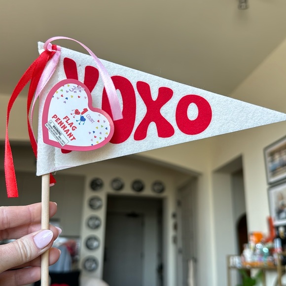 “XOXO” Flag Pennants - 3pcs - Picture 3 of 9